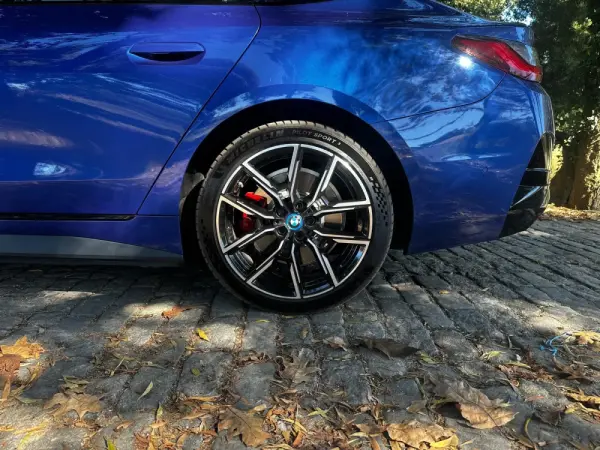 BMW i4 M50 23