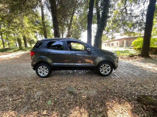 Ford EcoSport 1.0 EcoBoost Titanium 29