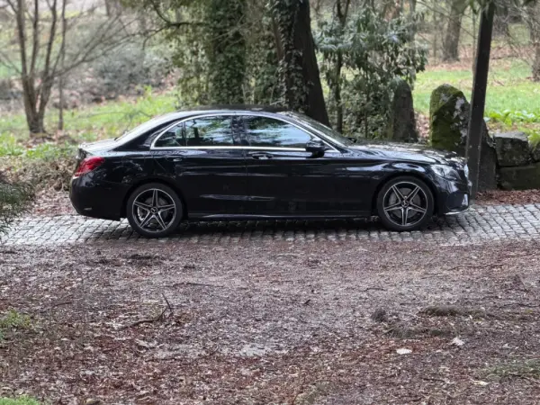 Mercedes-Benz C 300 h AMG Line 7