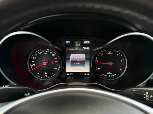 Mercedes-Benz C 300 h AMG Line 11
