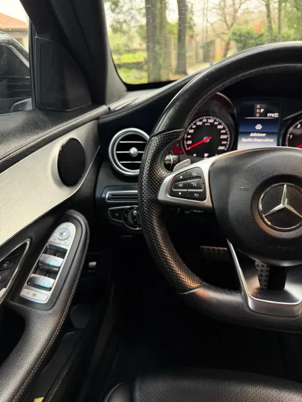 Mercedes-Benz C 300 h AMG Line 12