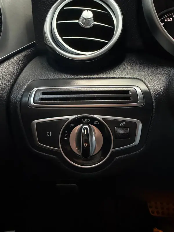 Mercedes-Benz C 300 h AMG Line 15