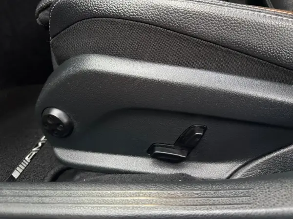 Mercedes-Benz C 300 h AMG Line 16