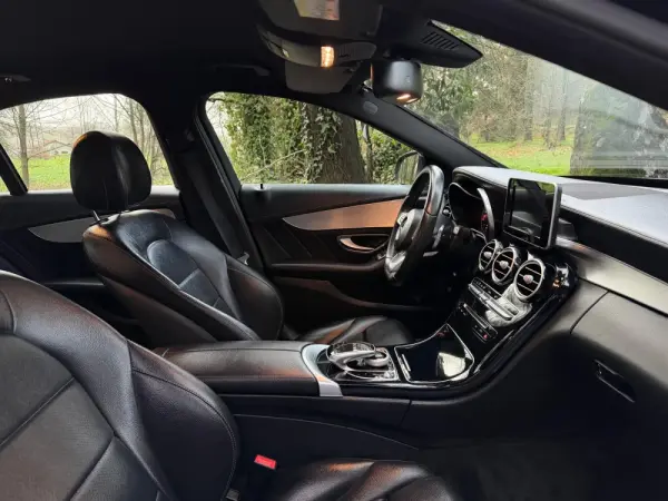 Mercedes-Benz C 300 h AMG Line 27