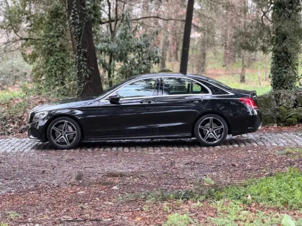 Mercedes-Benz C 300 h AMG Line 34
