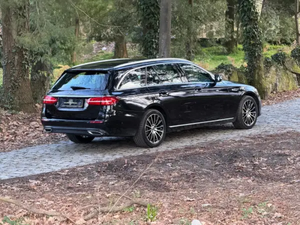 Mercedes-Benz E 300 de AMG Line 7