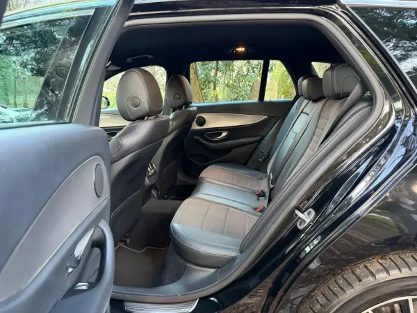 Mercedes-Benz E 300 de AMG Line 21