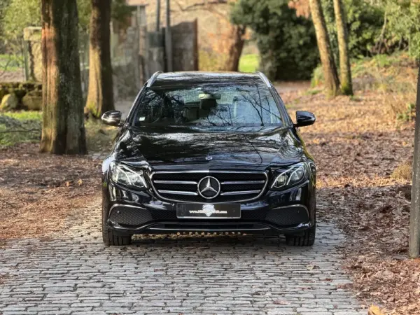 Mercedes-Benz E 300 de AMG Line 33