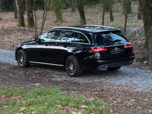 Mercedes-Benz E 300 de AMG Line 38
