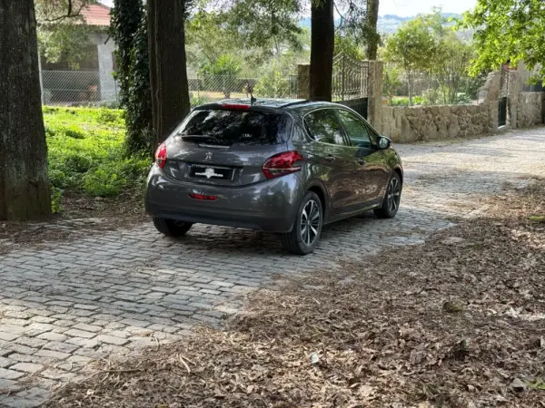 Peugeot 208 PureTech 82 Start & Stop Allure 23