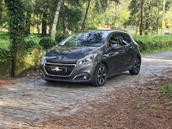 Peugeot 208 PureTech 82 Start & Stop Allure 4