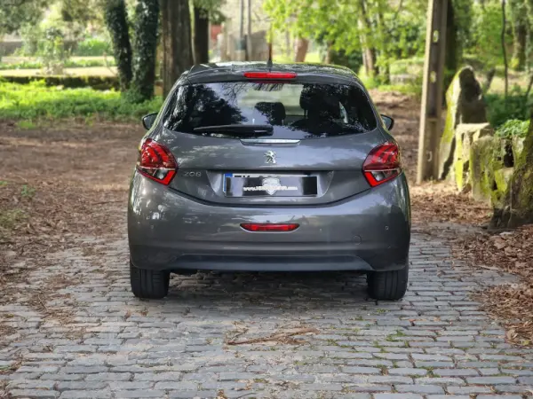 Peugeot 208 PureTech 82 Start & Stop Allure 24