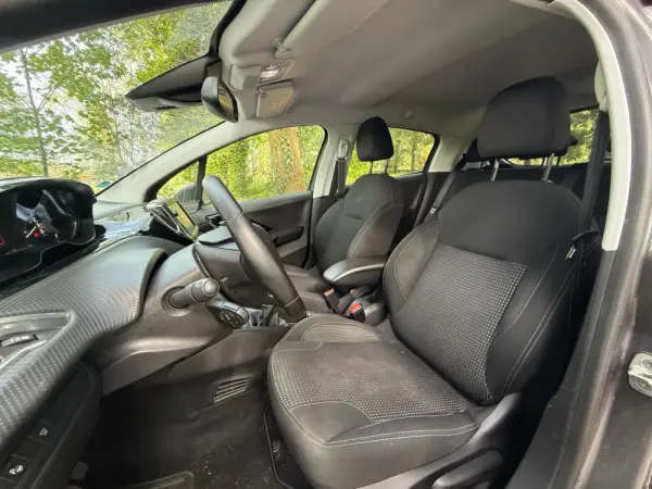 Peugeot 208 PureTech 82 Start & Stop Allure 15
