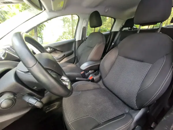 Peugeot 208 PureTech 82 Start & Stop Allure 14