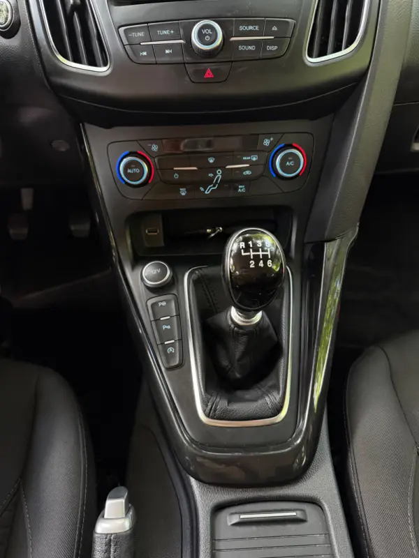 Ford Focus SW 1.0 EcoBoost Titanium 24
