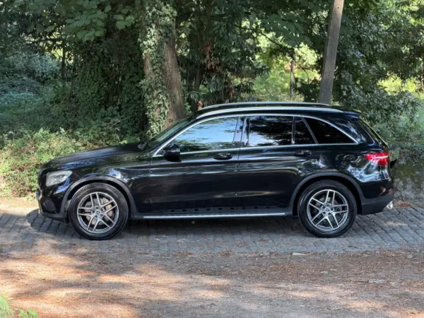 Mercedes-Benz GLC 220 d 4Matic 9G-TRONIC AMG Line 52