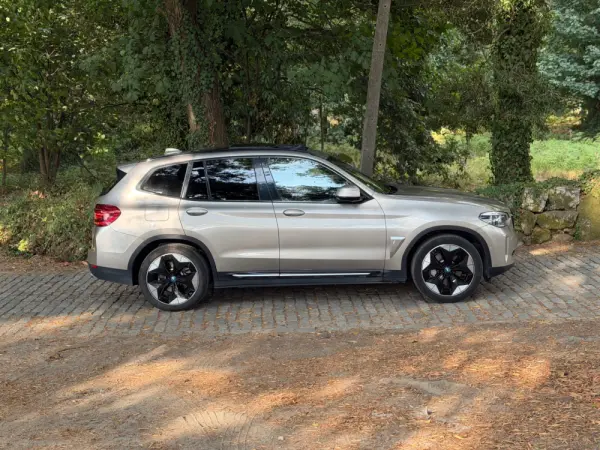 BMW iX3 M Sport Impressive 8