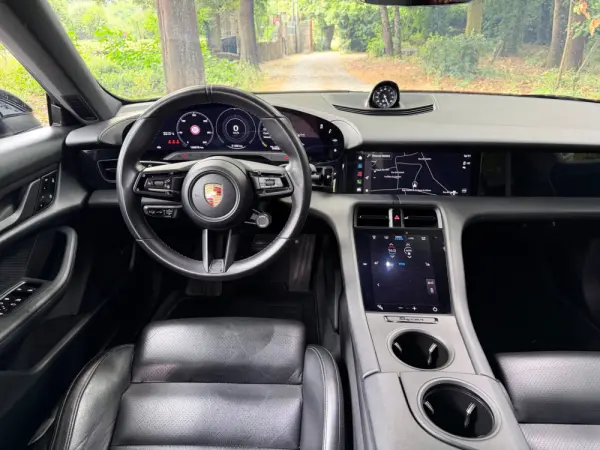 Porsche Taycan 4S Bateria Performance Plus 17