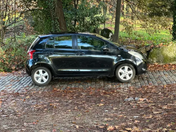 Toyota Yaris 1.0 VVT-i High Pack MM 8