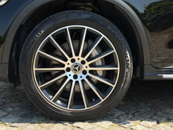Mercedes-Benz GLC 300 de Coupé 4Matic 10