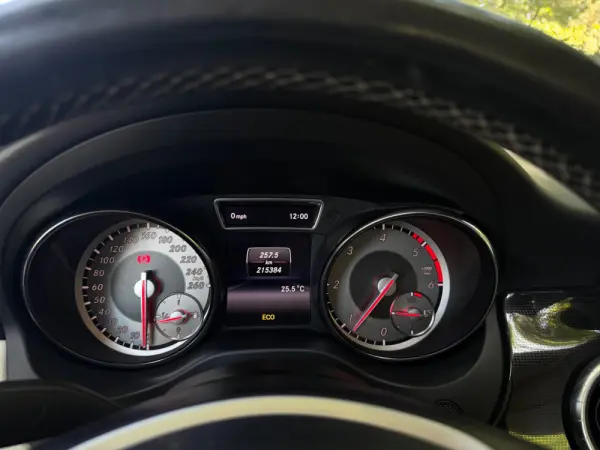 Mercedes-Benz CLA 200 CDI AMG Line 29