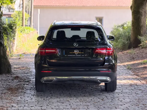 Mercedes-Benz GLC 220 d 4Matic 9G-TRONIC AMG Line 57