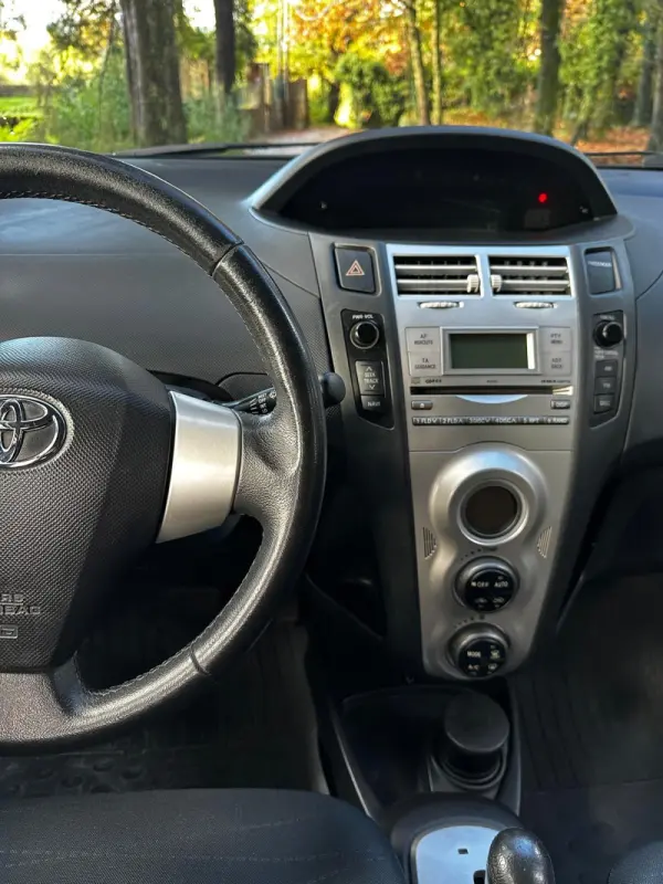 Toyota Yaris 1.0 VVT-i High Pack MM 16
