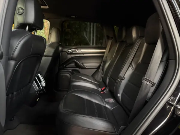 Porsche Cayenne Platinum Edition 29