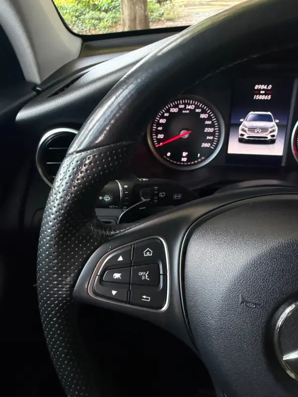 Mercedes-Benz GLC 220 d 4Matic 9G-TRONIC AMG Line 23