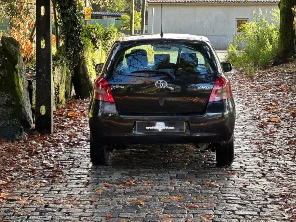 Toyota Yaris 1.0 VVT-i High Pack MM 6