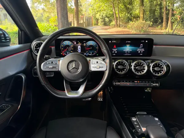 Mercedes-Benz A 180 d AMG Line Aut. 17