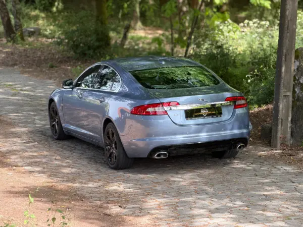 Jaguar XF 2.7 D V6 Premium Luxury 5