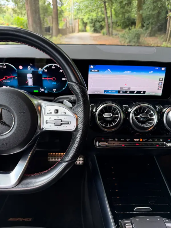 Mercedes-Benz EQA 250 AMG Line 16
