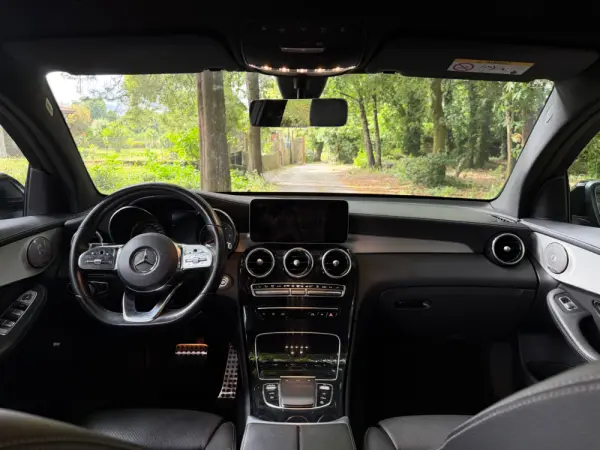 Mercedes-Benz GLC 300 de Coupé 4Matic 11