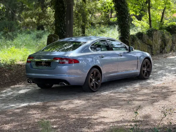 Jaguar XF 2.7 D V6 Premium Luxury 7