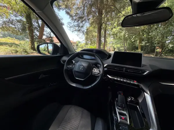 Peugeot 3008 1.2 PureTech Allure Pack EAT8 12