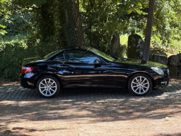 Mercedes-Benz SLK 200 Outro 17