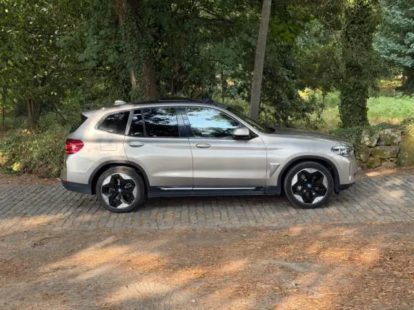 BMW iX3 M Sport Impressive 44