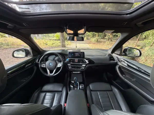 BMW iX3 M Sport Impressive 11