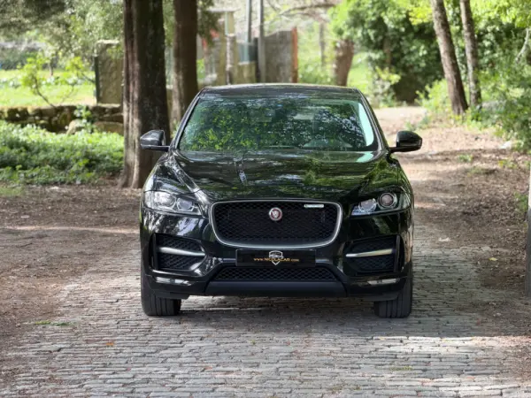 Jaguar F-Pace 2