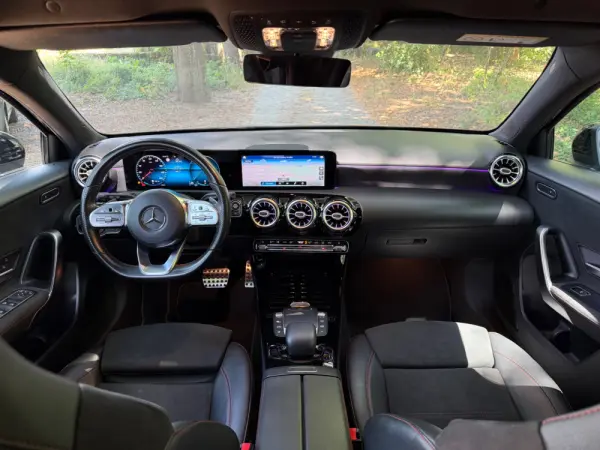 Mercedes-Benz A 180 d AMG Line Aut. 11