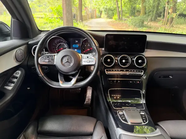 Mercedes-Benz GLC 300 de Coupé 4Matic 13