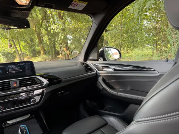 BMW iX3 M Sport Impressive 14