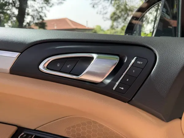 Porsche Cayenne S E-Hybrid Platinum Edition 16