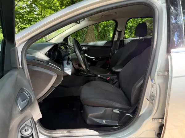 Ford Focus SW 1.0 EcoBoost Titanium 26
