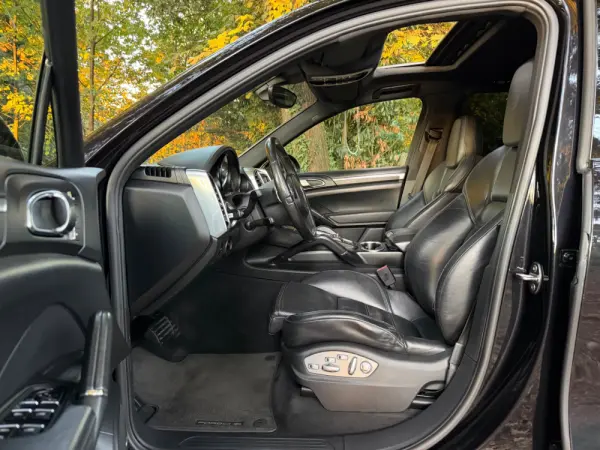 Porsche Cayenne Platinum Edition 27