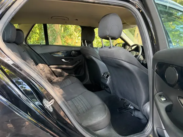 Mercedes-Benz C 200 d Avantgarde 27