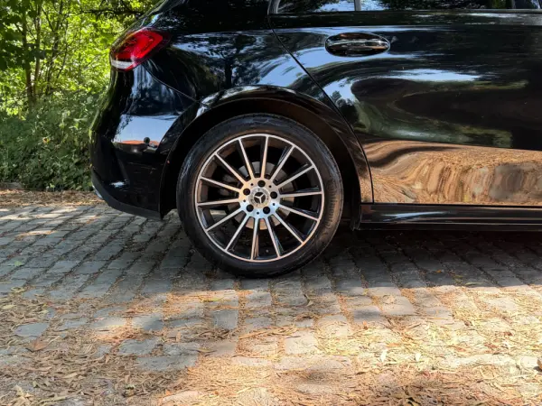 Mercedes-Benz A 180 d AMG Line Aut. 10