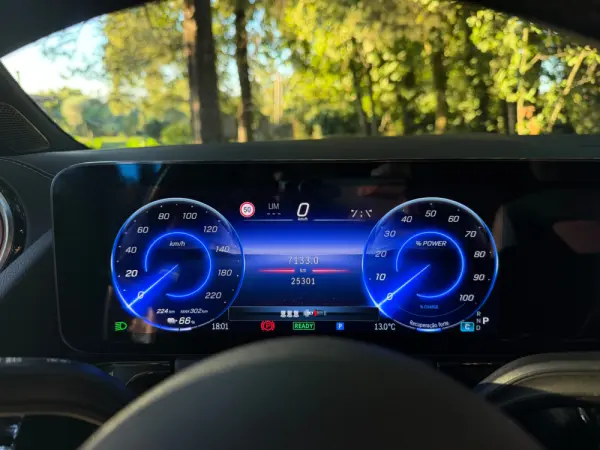 Mercedes-Benz EQA 300 4Matic AMG Line 16