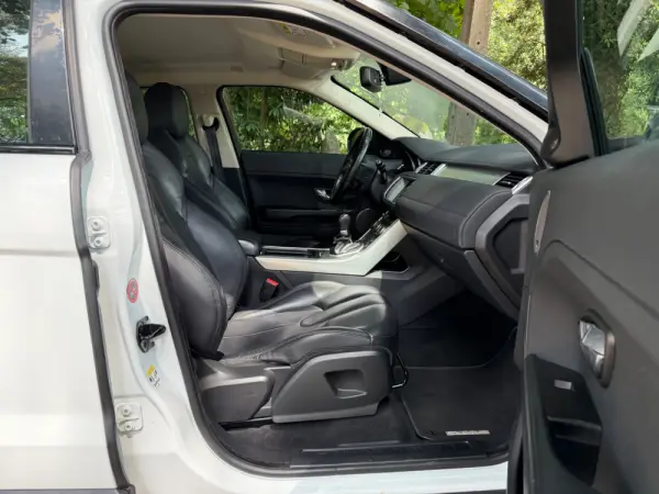 Land Rover Range Rover Evoque 29
